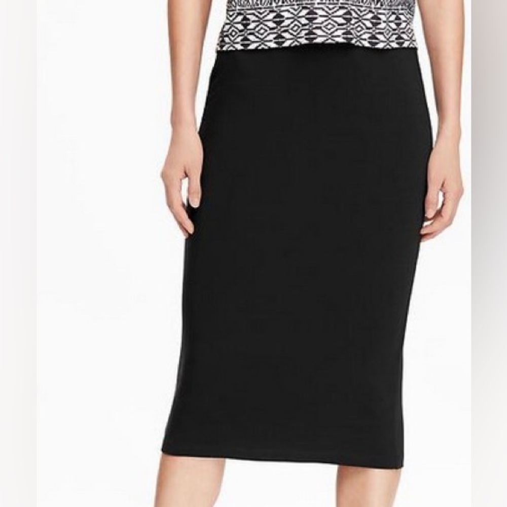 Old Navy stretch black pencil skirt with pockets size 2